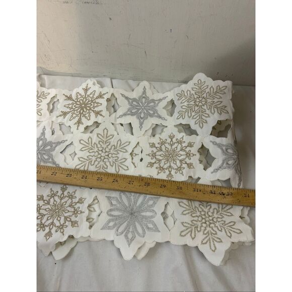 Snowflake table runner white gold silver 12x24x2 nwot‎ - Picture 4 of 7